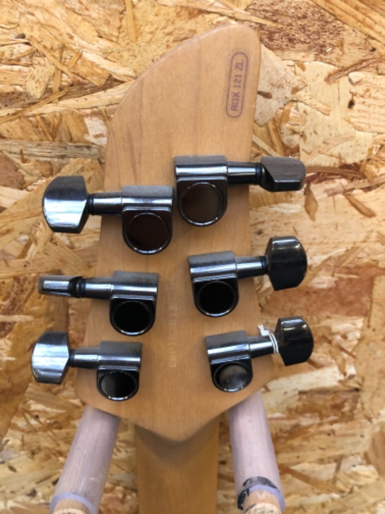 Elektrická kytara Yamaha levá